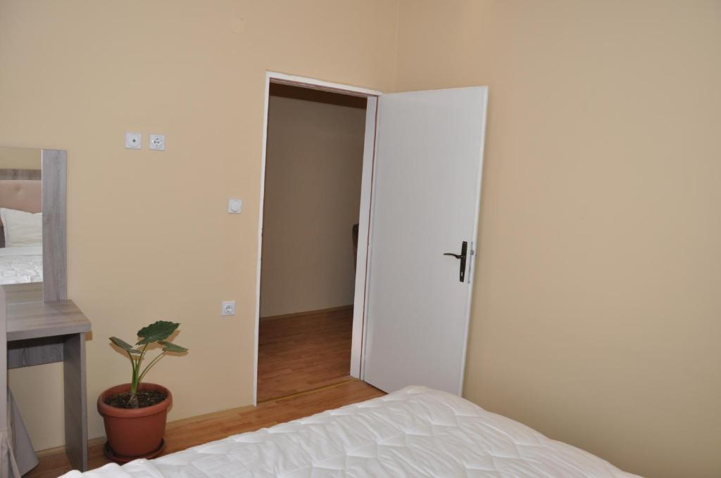 Kompleks Fontana Vladičin Han Oda fotoğraf